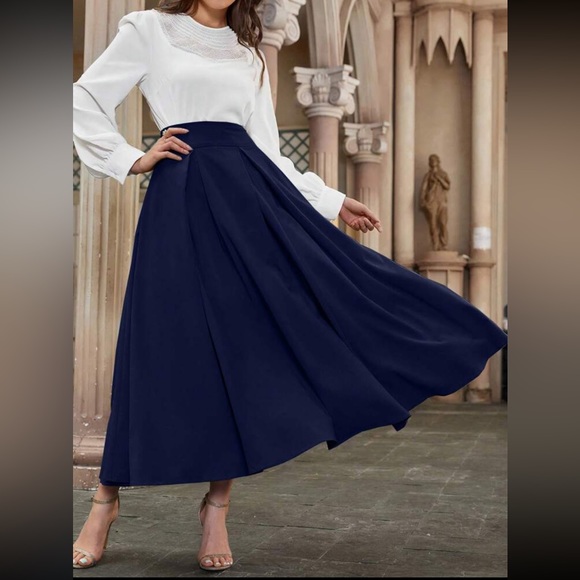Luxe navy blue high waisted pleated flare maxi skirt - Picture 6 of 6